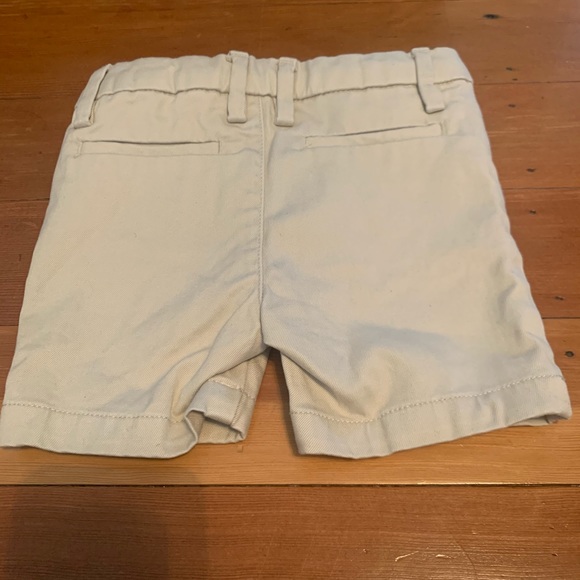 Toddler boy Vince khaki shorts 12m baby - Picture 4 of 4